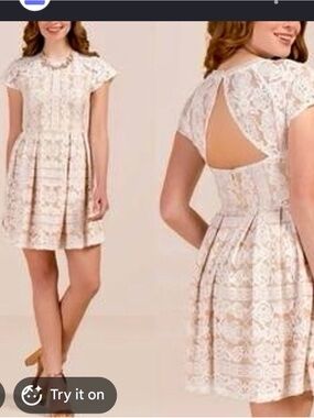 Francesca's Collections Cream Lace Cap-Sleeve Mini Dress